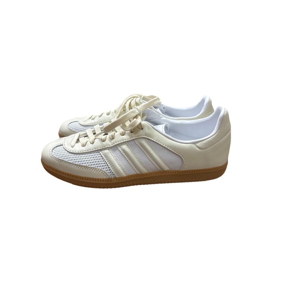 NWOB Adidas White/Cream Tennis Shoes Sz 8